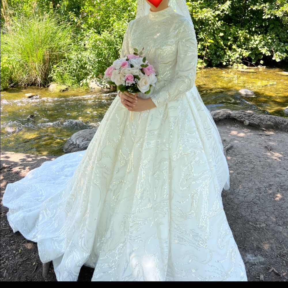 Lined high neck Wedding dress